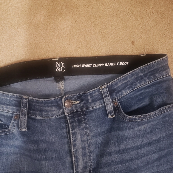 NY&CO High-Waist Barely Boot Jeans - Picture 5 of 8
